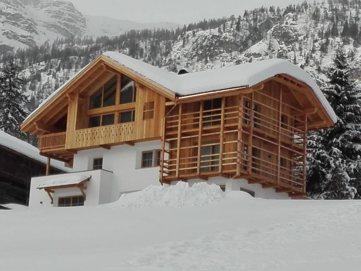 Surrounded By Green - Luxury Chalet At The Foot Of The Dolomites Apartment La Villa  Luaran gambar