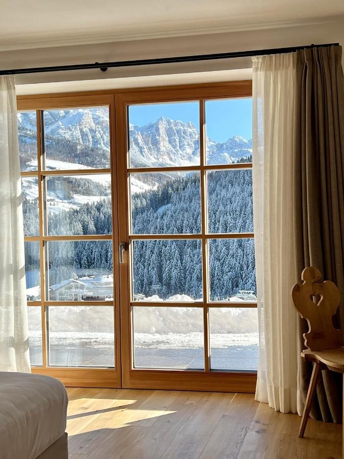 Surrounded By Green - Luxury Chalet At The Foot Of The Dolomites Apartment La Villa  Luaran gambar
